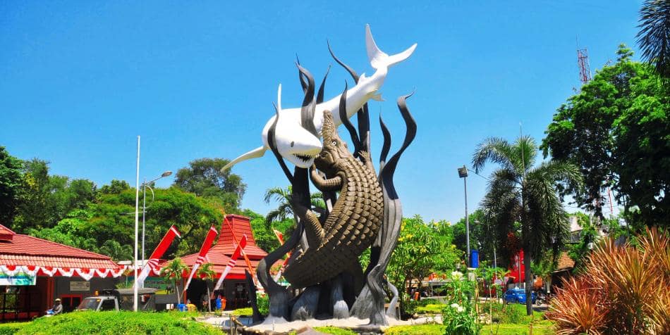 Patung Sura dan Buaya